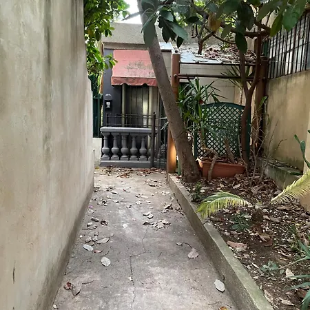 Cosy Flat 250m From Nice