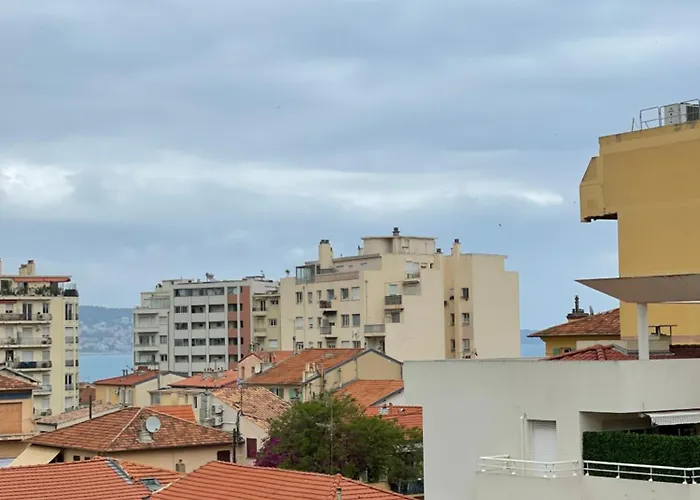 Cosy Flat 250m From Apartment